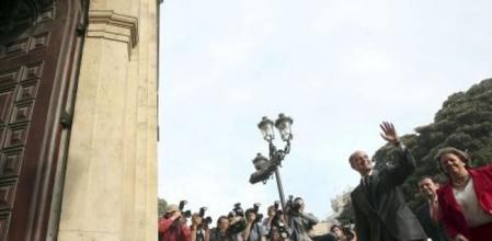 El presidente de la Generalitat valenciana, Francisco Camps, en el momento en que entra al Tribunal Superior de Justicia de la Comunidad Valenciana (TSJCV) como imputado
