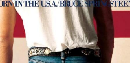 La portada de 'Born In The USA' no quedó exenta de polémica. Hubo quien llegó a afirmar que en la imagen Springsteen orinaba encima de la bandera de EE.UU.