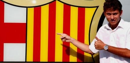 Keirrison da Souza Carneiro posa en la sede del FC Barcelona tras aterrizar procedente del Palmeiras