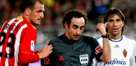 Iturralde González en un partido entre Almería y Zaragoza