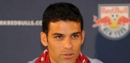 El jugador mexicano Rafael Márquez habla en rueda de prensa durante su presentación como nuevo jugador de los Red Bull.
