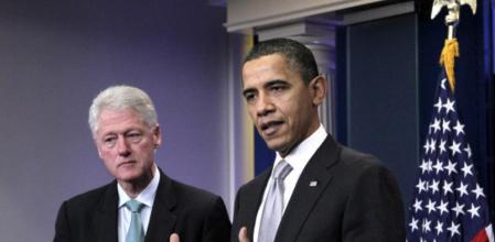 Barack Obama, presidente de EE.UU. durante un acto en la Casa Blanca junto al ex presidente Bill Clinton