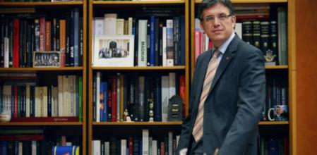 El conseller Lluís Recoder, en su despacho de la Conselleria de Territori i Sostenibilitat