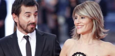 El actor y presentador Santi Millán, junto a su esposa, Rosa Olucha