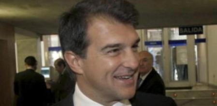 El ex presidente del FC Barcelona, Joan Laporta, en los juzgados de Avilés, donde se celebra el juicio por la demanda interpuesta contra el jugador azulgrana David Villa por su antiguo representante, José Luis Tamargo, por incumplimiento de contrato