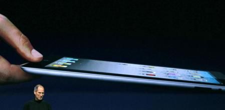 Steve Jobs durante la presentación de la tableta informática iPad 2 será un 33 por ciento más delgada que el iPad