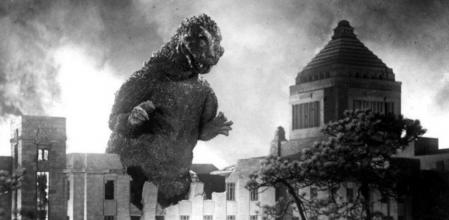 Godzilla, el monstruo por antonomasia, ha protagonizado una treintena de filmes, siempre con la destrucción como fondo