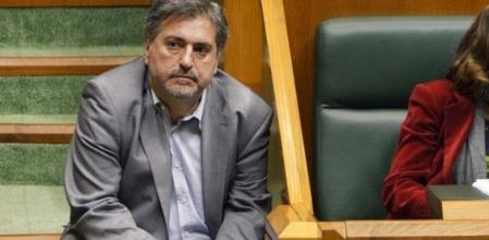 El parlamentario Jesús Eguiguren, durante un pleno en el Parlamento Vasco