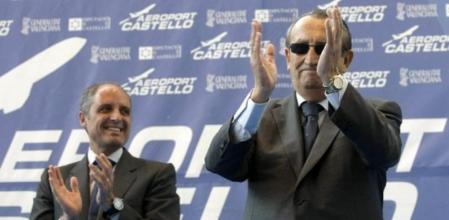 El expresident de la Generalitat, Francisco Camps (i), y el expresidente de la Diputación y de Aerocas, Carlos Fabra, durante la inauguración del aeropuerto de Castellón