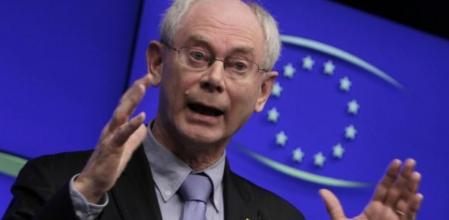 El presidente del Consejo Europeo, Herman Van Rompoy, en la rueda de prensa tras la cumbre de Bruselas.