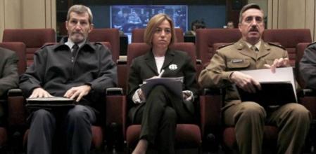 La ministra de Defensa, Carme Chacón, acompañada del Jefe de Estado Mayor de la Defensa (JEMAD), general José Julio Rodríguez, y el comandante del Mando de Operaciones, teniente general Jaime Domínguez Buj
