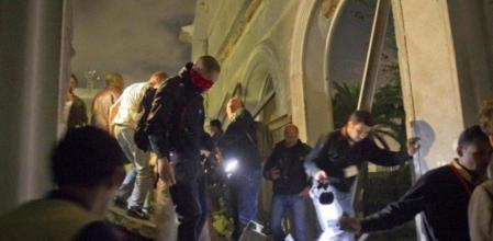 El régimen libio ha organizado una visita para periodistas a la zona dañada por el ataque de la OTAN.