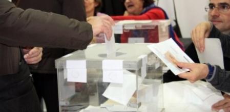 La votación se ha iniciado con total normalidad en Barcelona.