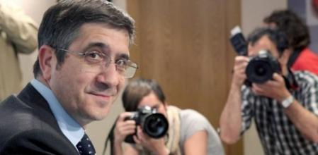 El secretario general del PSE-EE y lehendakari, Patxi López, en rueda de prensa