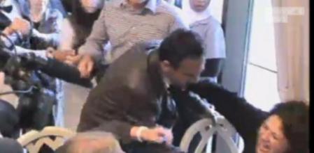 Una mujer libia acusó a los soldados de Gadafi de haberla violado en los inicios del conflicto.