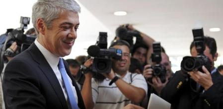 Jose Socrates, en el momento de ejercer su derecho al voto