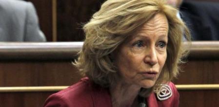 La vicepresidenta segunda y ministra de Economía, Elena Salgado, durante una de sus intervenciones en la sesión de control al Gobierno del pleno del Congreso.