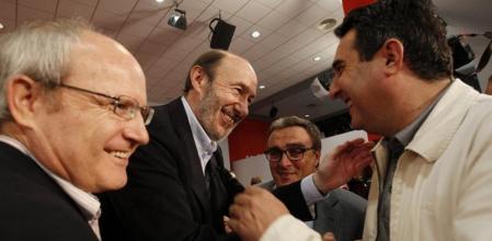 Rubalcaba, junto a Montilla, en el encuentro del ministro del Interior con militantes del PSC