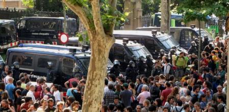 Vista de la concentración que estan realizando esta mañana más de 2.000 
