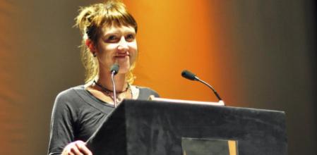 La ex dirigente de la formación vascofrancesa Batasuna Aurore Martin, durante su participación en un acto público en Biarritz