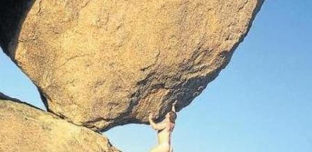 Algunos analistas comparan la situación de Grecia con la del mito de Sísifo