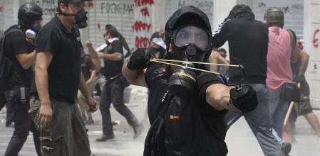 Disturbios en Grecia tras la aprobación del plan de austeridad.