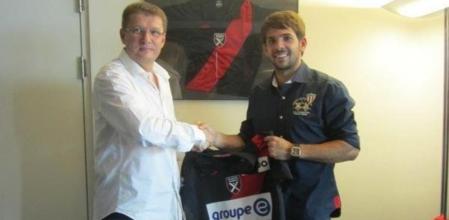 El equipo suizo Neuchatel Xamax anunció a través de su página web el fichaje de Víctor Sánchez antes de que el club azulgrana anunciara la desvinculación del jugador con al entidad culé