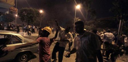 Enfrentamientos entre partidarios de las reformas y opositores en El Cairo