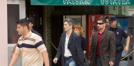 El Juez Grande-Marlaska clausura el bar Faisán de Irún en junio del 2006