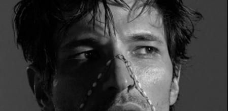 El modelo Andrés Valencoso