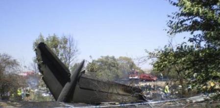 Restos del avión de Spanair siniestrado en el aeropuerto de Barajas, en Madrid, en el que fallecieron 154 personas, el 20 de agosto del 2008