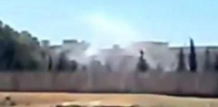 Captura de vídeo tomada del canal de televisión 'Al Arabiya' que muestra un bombardeo en una ciudad desconocida en Siria