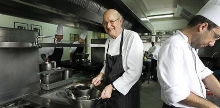 Jaume Subirós en la cocina del Hotel Emporda, conocido como 'el Motel'
