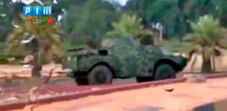 Fotograma rescatado de la página web de Shaam News Network, que muestra un vehículo militar en Latakia, Siria
