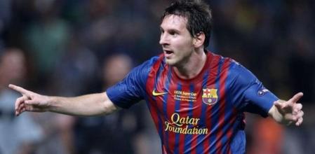 El argentino del Barcelona Lionel Messí celebra el gol anotado en la final de la Supercopa de Europa ante el Oporto en el estadio Louis II en Mónaco
