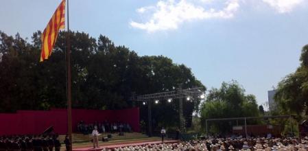 La 'Senyera' izada en el escenario del acto institucional de la Diada Nacional de Catalunya en el Parc de la Ciutadella