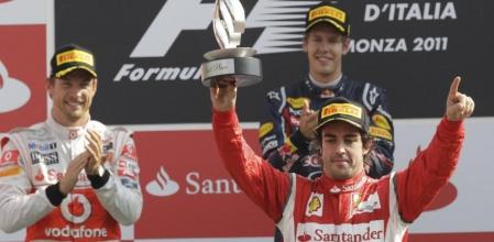 Fernando Alonso, en el podio de Monza en el GP de Italia