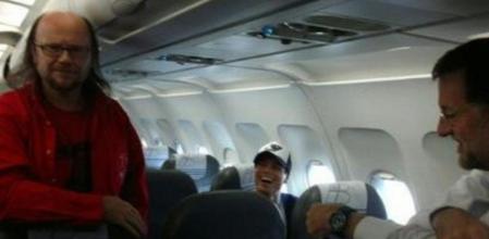 Imagen publicada por Mariano Rajoy en su cuenta de Twitter con Santiago Segura y Julio José Iglesias