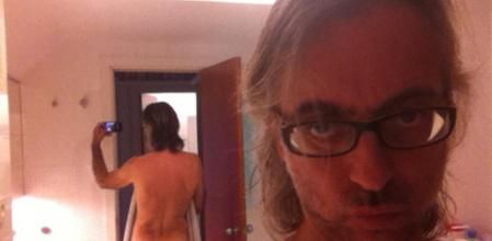 Víctor-M. Amela, en su posado 'johanssiano'