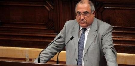 El presidente del grupo del PSC en el Parlament de Cataluña, Joaquim Nadal, durante su intervención en la segunda sesión del debate sobre política general