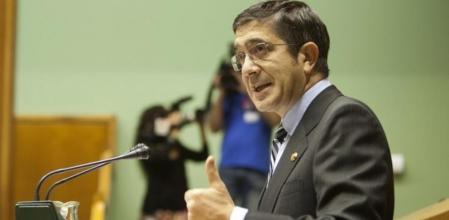 El lehendakari, PatxiLópez, durante su intervención en el pleno de Política General
