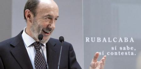 El candidato socialista a la Presidencia del Gobierno, Alfredo Pérez Rubalcaba, durante la rueda de prensa que ofreció para informar de su participación en la III Conferencia Progreso Global