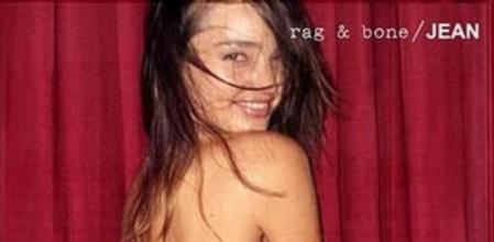 Miranda Kerr posando para su marido, Orlando Bloom, en la campaña de Rag & Bone