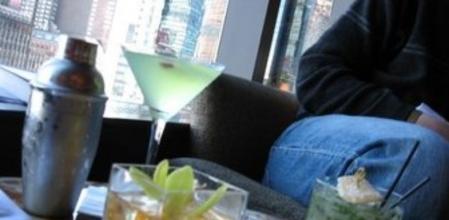 Tomar una copa en lo alto de algún rascacielos es lo mejor para descansar y observar el ritmo de la ciudad.