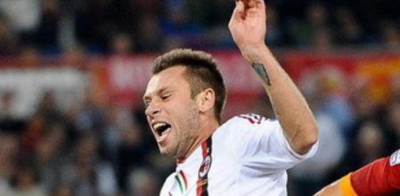 El jugador del Milan, Antonio Cassano, durante el partido frente a la Roma