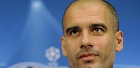 El entrenador del FC Barcelona, Josep Guardiola, atiende a la rueda de prensa ofrecida en el Synot Tip Arena de Praga, República Checa, el 31 de octubre del 2011, en la víspera de su enfrentamiento al Viktoria Plzen en el grupo H de la Liga de Campeones