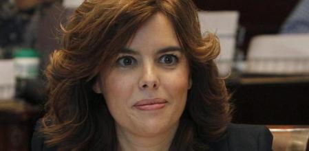 La portavoz del grupo popular en el Congreso, Soraya Sáenz de Santamaría, durante el proceso de acreditación en la Cámara Baja como diputada de la nueva legislatura