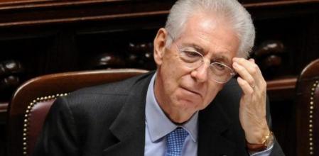 El primer ministro italiano, Mario Monti, antes de presentar ante el Parlamento el plan de ajuste presupuestario