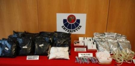 El 'zulo' de ETA localizado por la Ertzaintza en la localidad vizcaína de Abadiño contenía 34 kilos de nitrato y seis kilogramos de polvo de aluminio