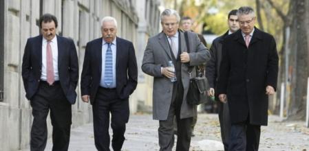 El juez Baltasar Garzón, a su llegada esta tarde al Tribunal Supremo, donde ha sido citado a declarar por el magistrado Manuel Marchena